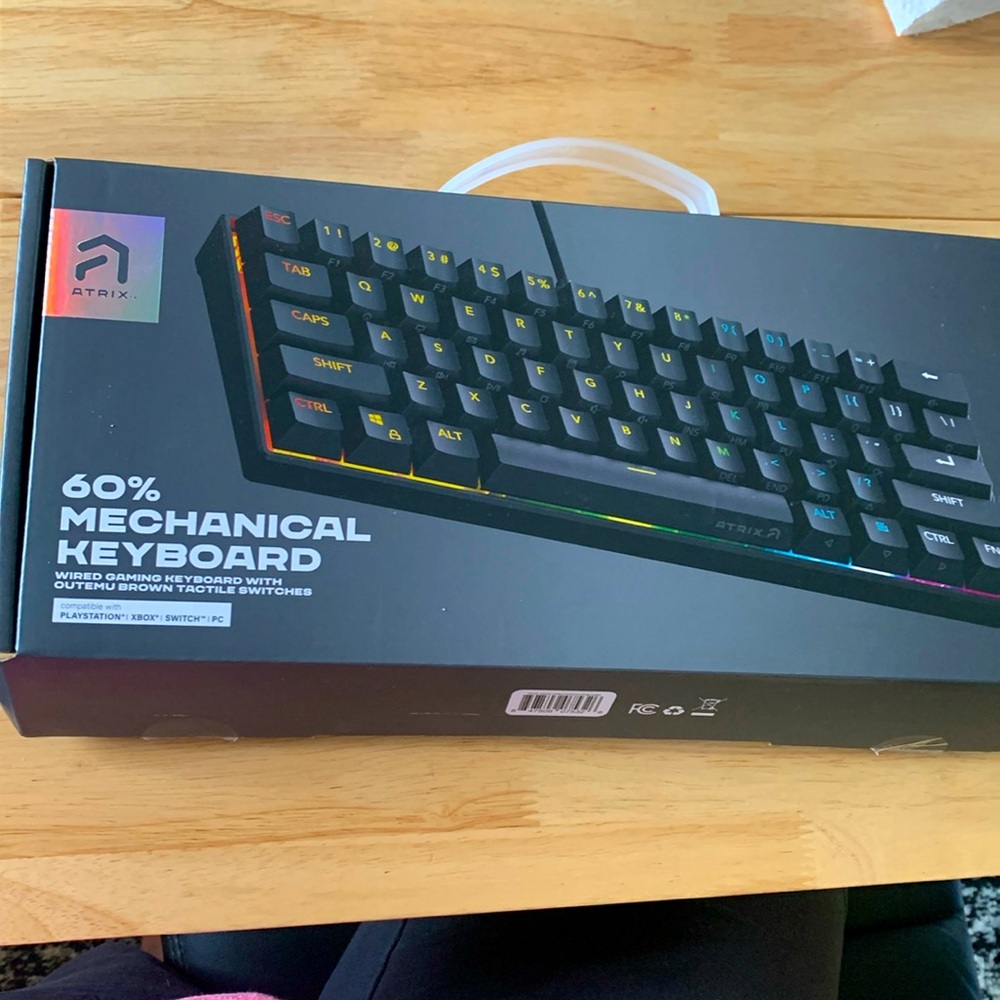 60% mechanical keyboard  compatible with PlayStation - Xbox - switch - PC